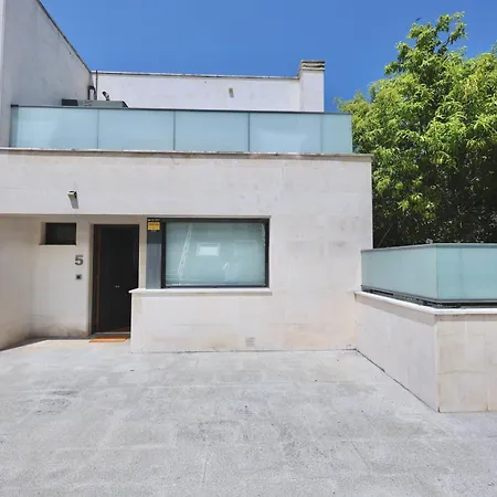 Noteliving - Cueto Garden House Дом отдыха Сантандер