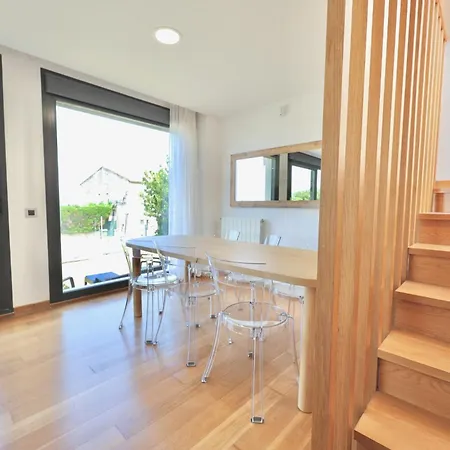 Noteliving - Cueto Garden House Дом отдыха Сантандер