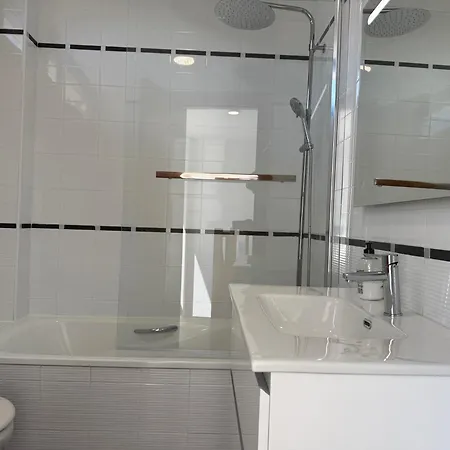 Noteliving - Cueto Garden House Дом отдыха